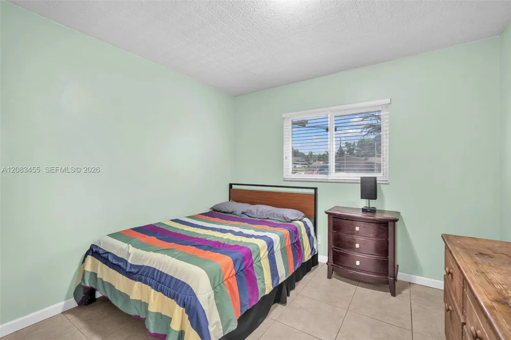 2351 NW 60th Ter Sunrise, FL 33313