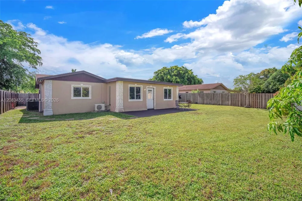 2351 NW 60th Ter Sunrise, FL 33313