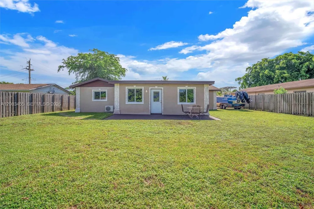 2351 NW 60th Ter Sunrise, FL 33313