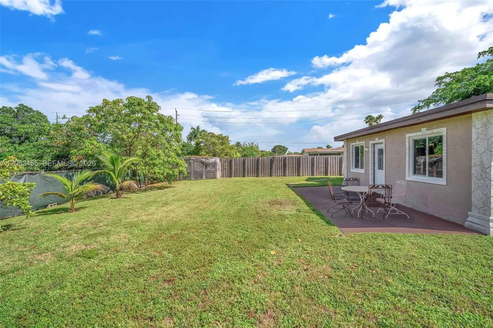 2351 NW 60th Ter Sunrise, FL 33313