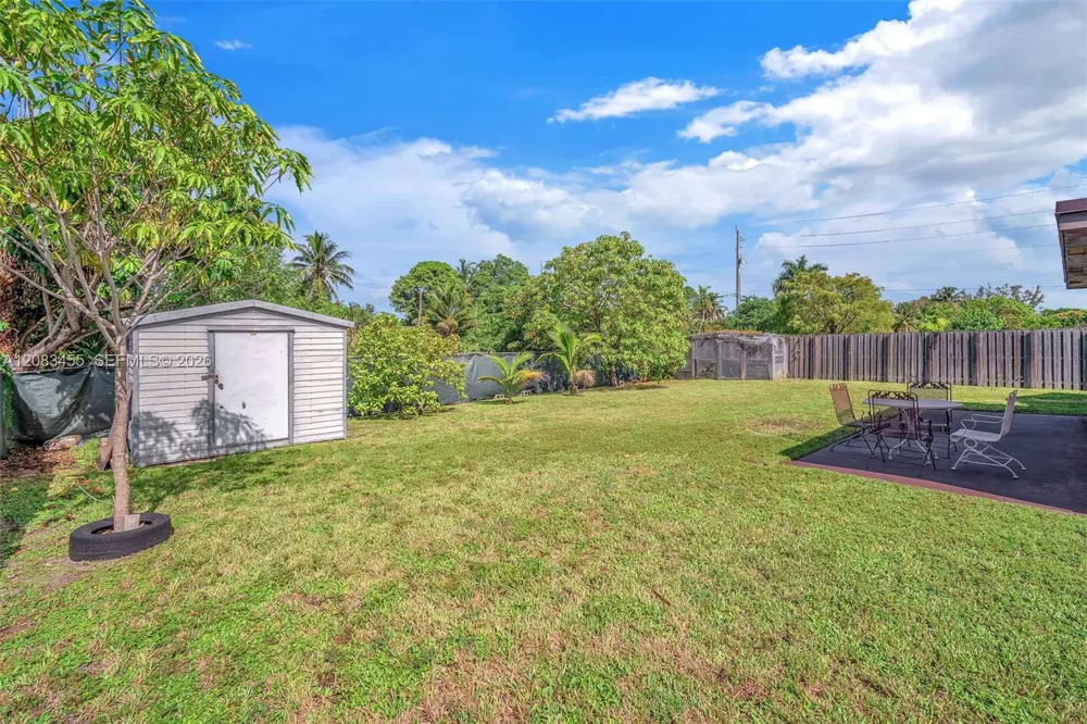 2351 NW 60th Ter Sunrise, FL 33313
