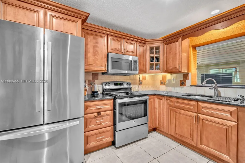 2351 NW 60th Ter Sunrise, FL 33313
