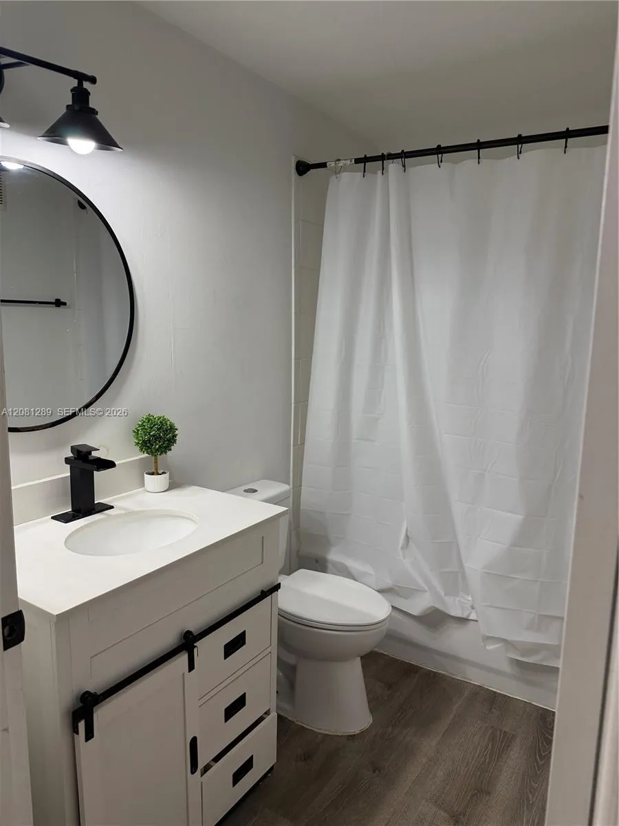 5630 NW 114th Path #101 Doral, FL 33178