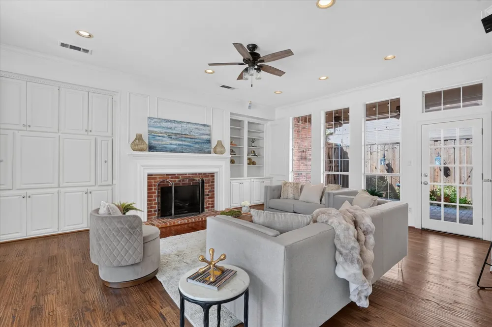 4816 Sandestin Drive Dallas, TX 75287