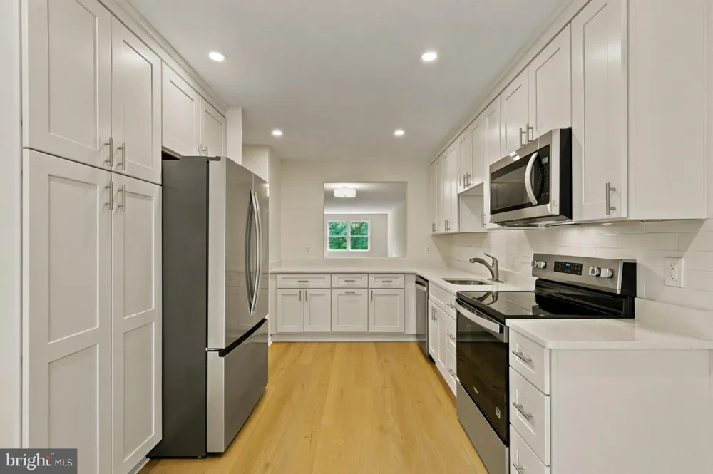 7937 VALLEYFIELD DRIVE Springfield, VA 22153