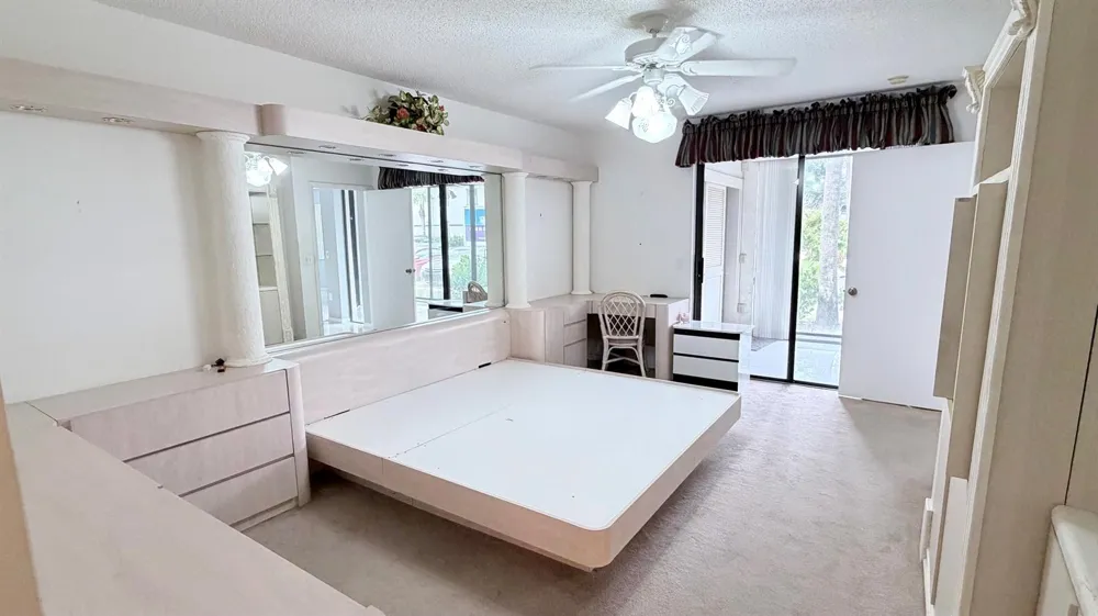 5136 FLORIA DRIVE #G Boynton Beach, FL 33437
