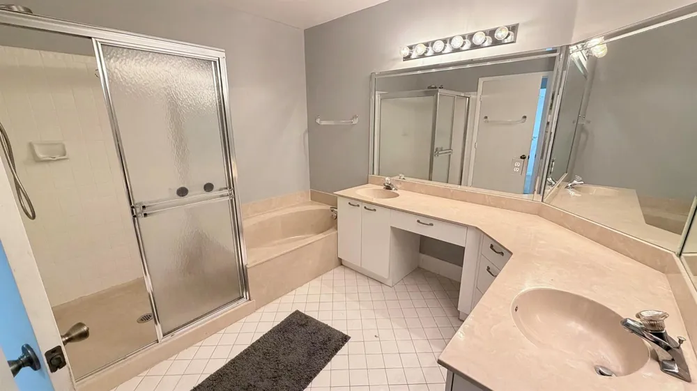 5136 FLORIA DRIVE #G Boynton Beach, FL 33437