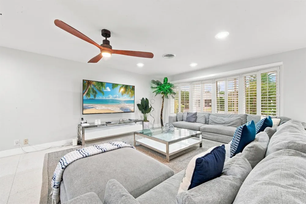 4710 NE 27TH AVENUE Fort Lauderdale, FL 33308