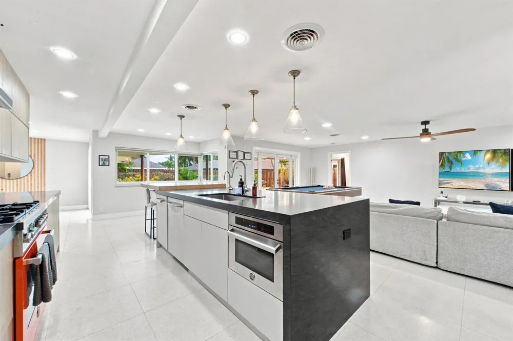 4710 NE 27TH AVENUE Fort Lauderdale, FL 33308