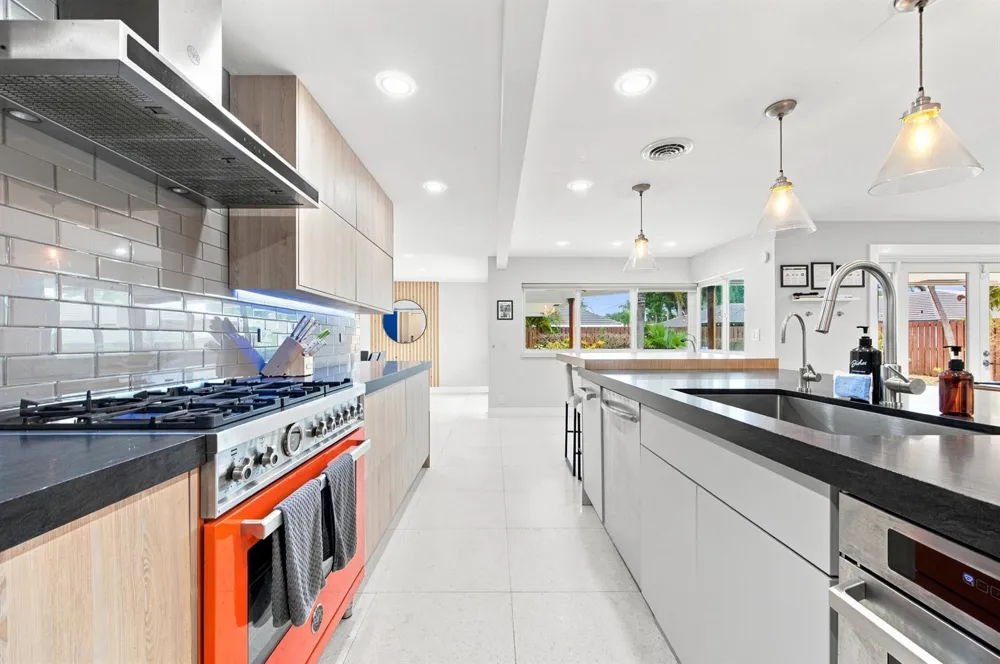 4710 NE 27TH AVENUE Fort Lauderdale, FL 33308