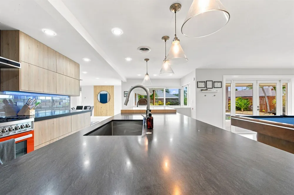 4710 NE 27TH AVENUE Fort Lauderdale, FL 33308