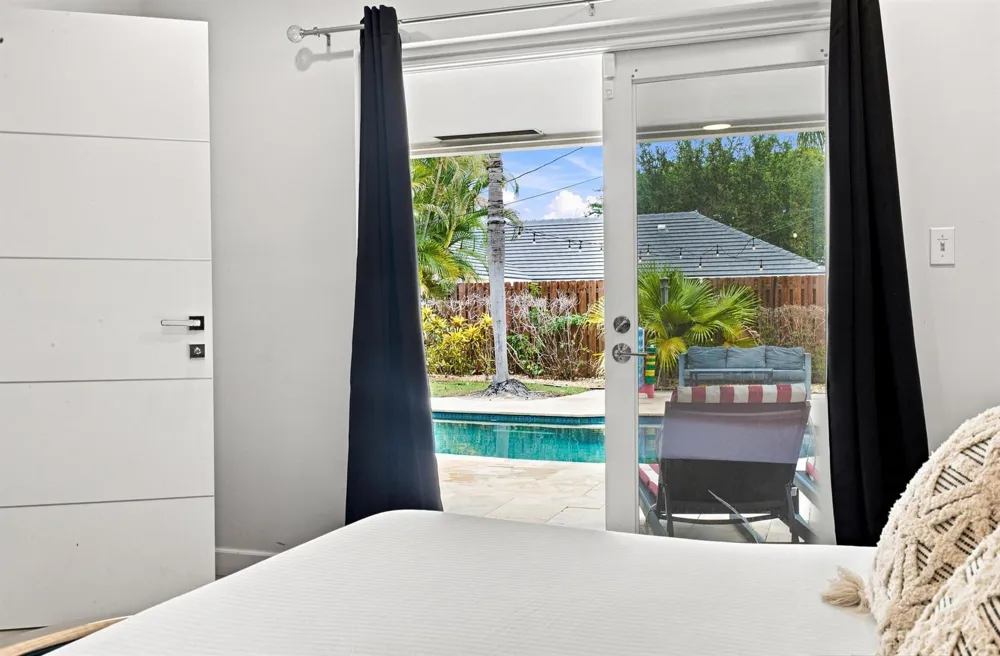 4710 NE 27TH AVENUE Fort Lauderdale, FL 33308