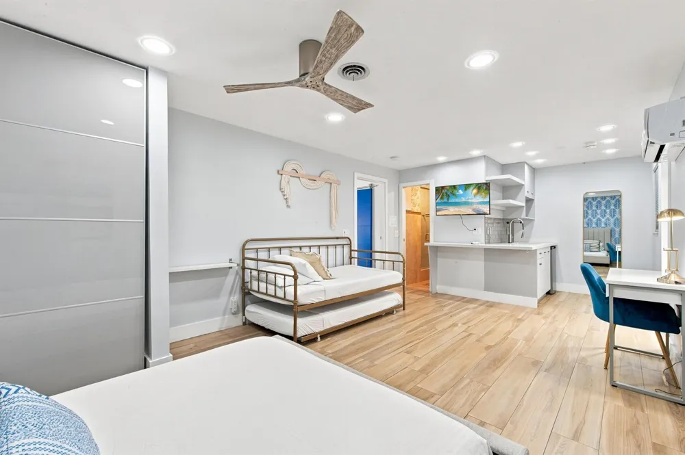 4710 NE 27TH AVENUE Fort Lauderdale, FL 33308