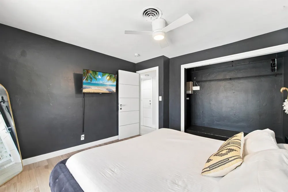 4710 NE 27TH AVENUE Fort Lauderdale, FL 33308
