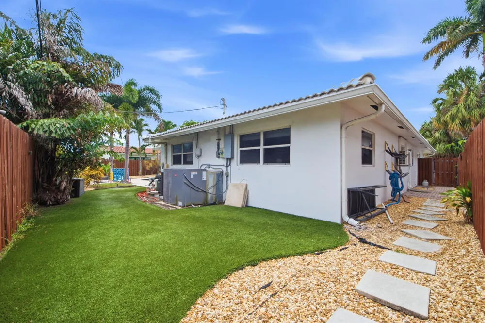 4710 NE 27TH AVENUE Fort Lauderdale, FL 33308