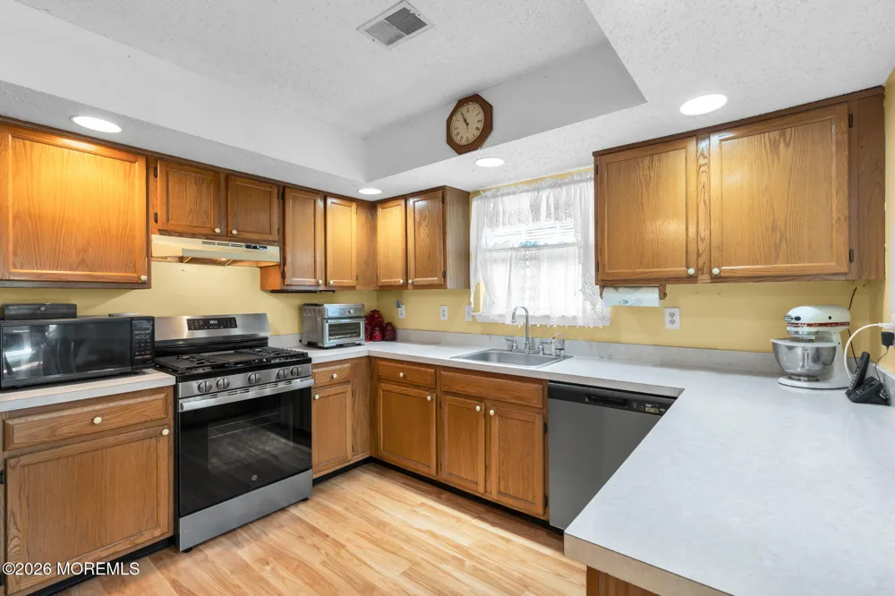 95 Sleepy Hollow Drive Brick, NJ 08724