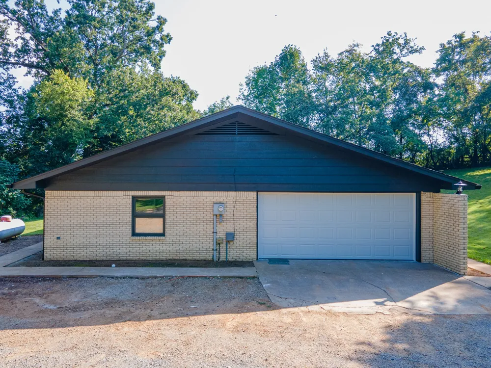 301 Sanford Ln Lawrenceburg, TN 38464