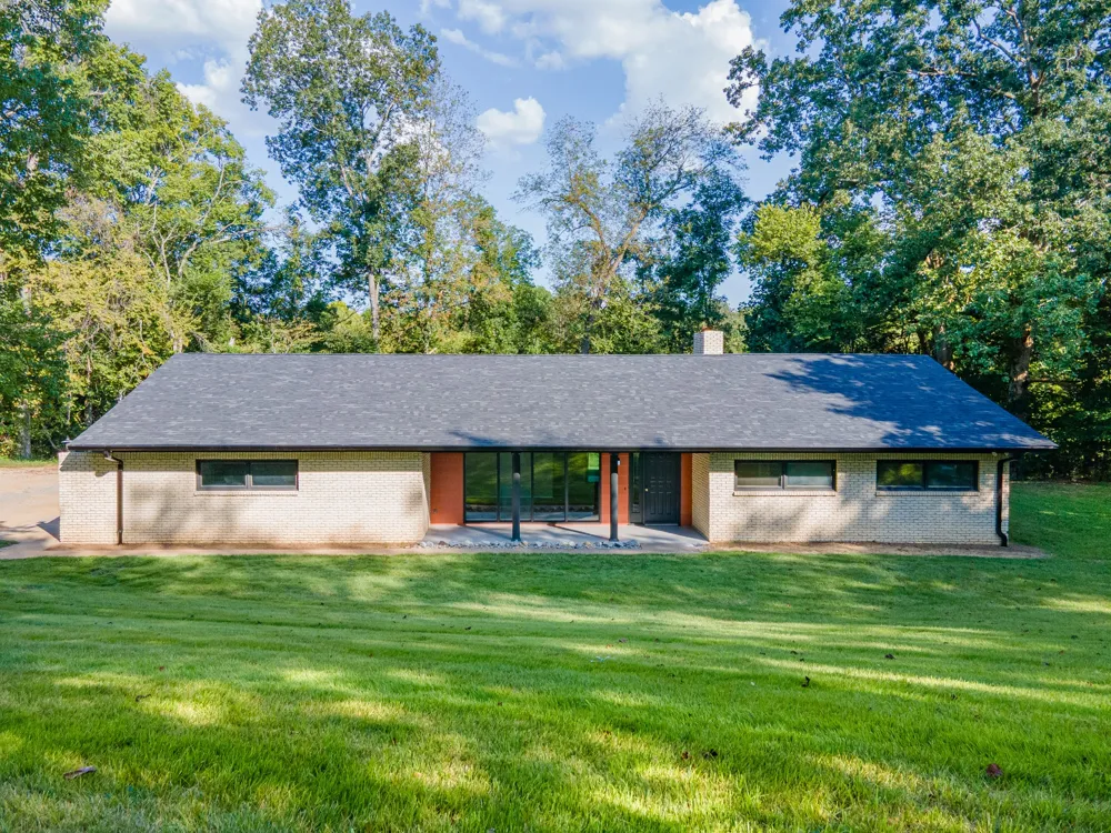 301 Sanford Ln Lawrenceburg, TN 38464