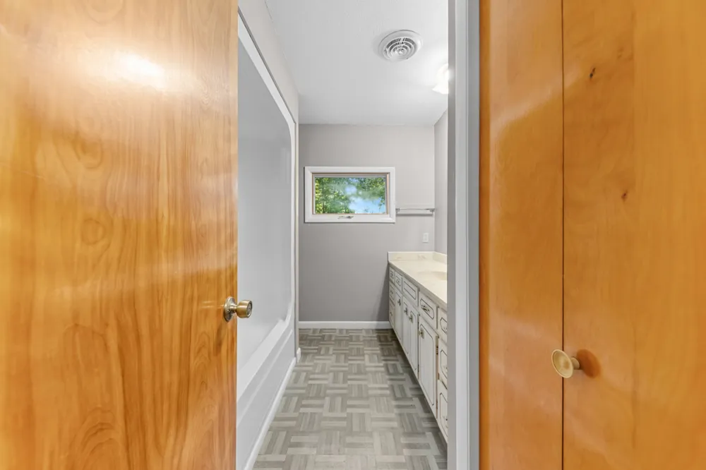 301 Sanford Ln Lawrenceburg, TN 38464