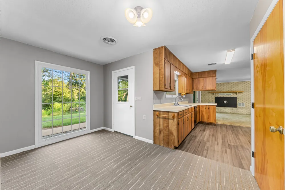 301 Sanford Ln Lawrenceburg, TN 38464