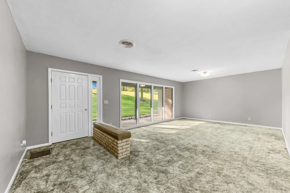 301 Sanford Ln Lawrenceburg, TN 38464
