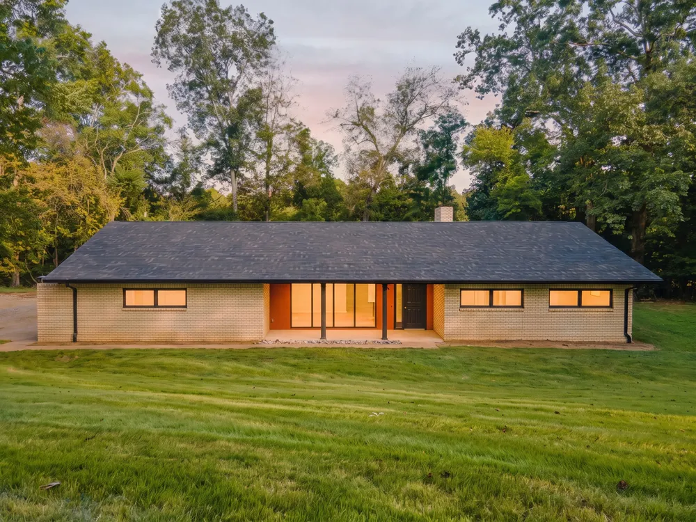 301 Sanford Ln Lawrenceburg, TN 38464