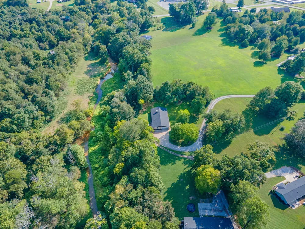 301 Sanford Ln Lawrenceburg, TN 38464