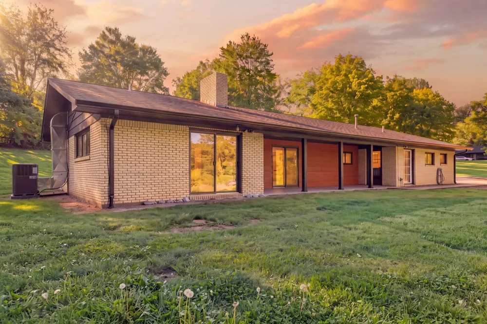 301 Sanford Ln Lawrenceburg, TN 38464