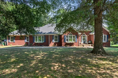 145 E Laurel Ave