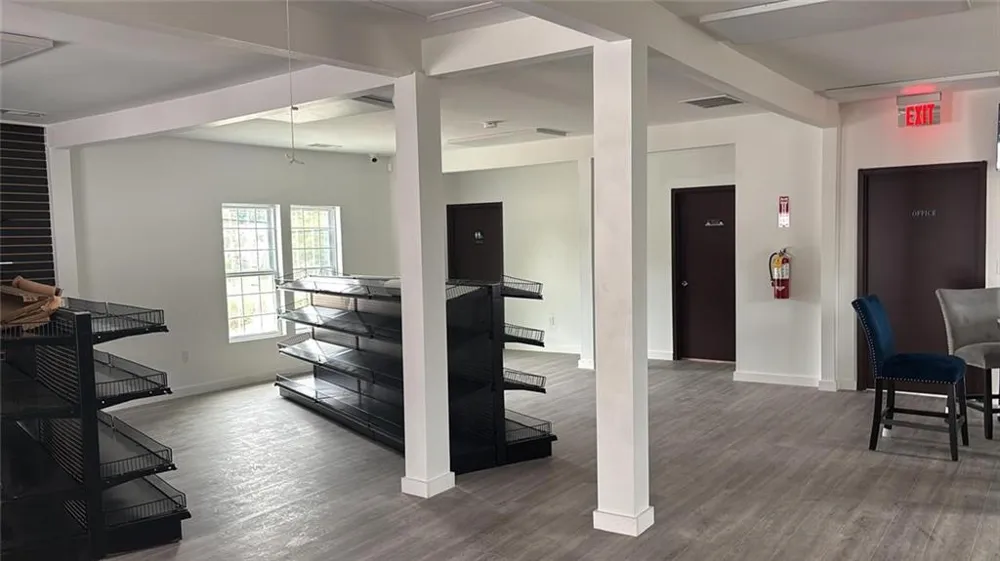 473 Clarendon Scottdale, GA 30079