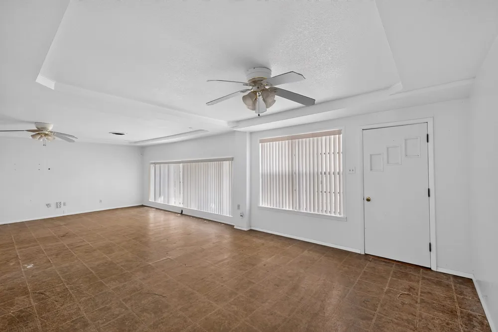 1957 E Illinois Avenue Dallas, TX 75216