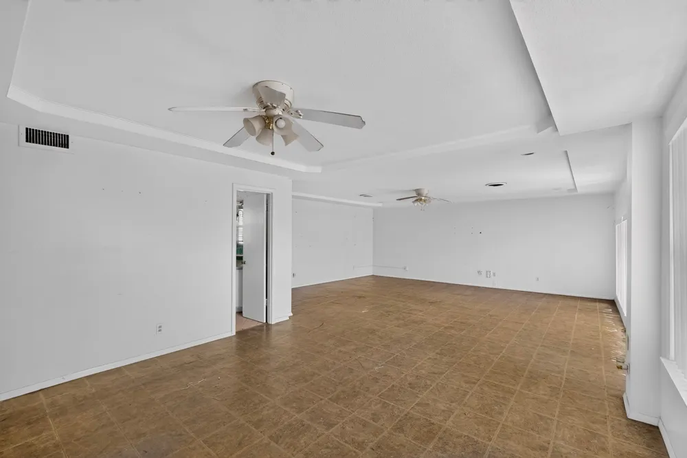 1957 E Illinois Avenue Dallas, TX 75216