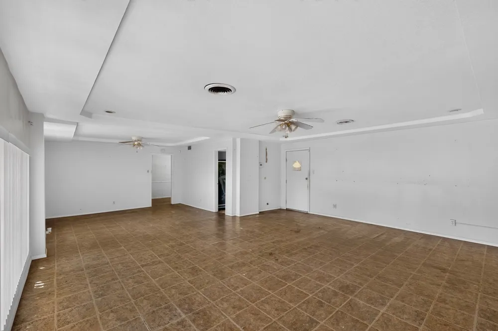 1957 E Illinois Avenue Dallas, TX 75216
