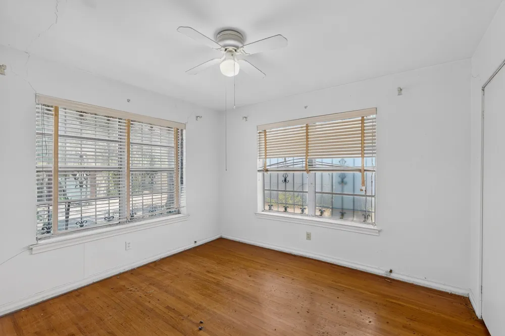 1957 E Illinois Avenue Dallas, TX 75216