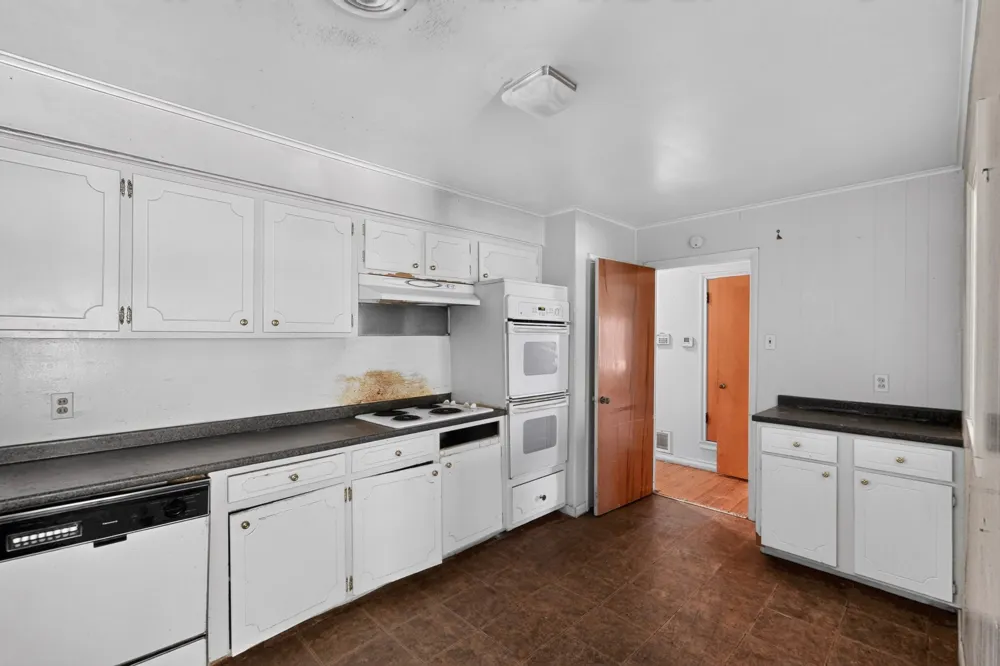 1957 E Illinois Avenue Dallas, TX 75216