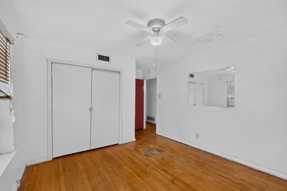 1957 E Illinois Avenue Dallas, TX 75216