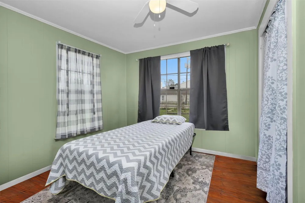 702 W Caroline Street Montgomery, TX 77356