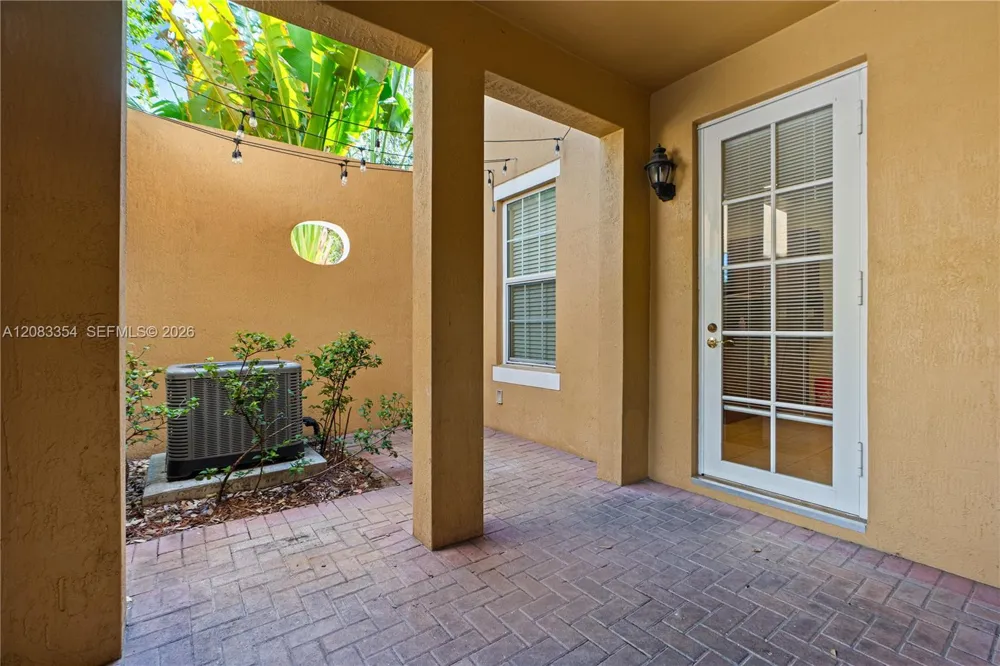 1129 SW 147th Ter Pembroke Pines, FL 33027