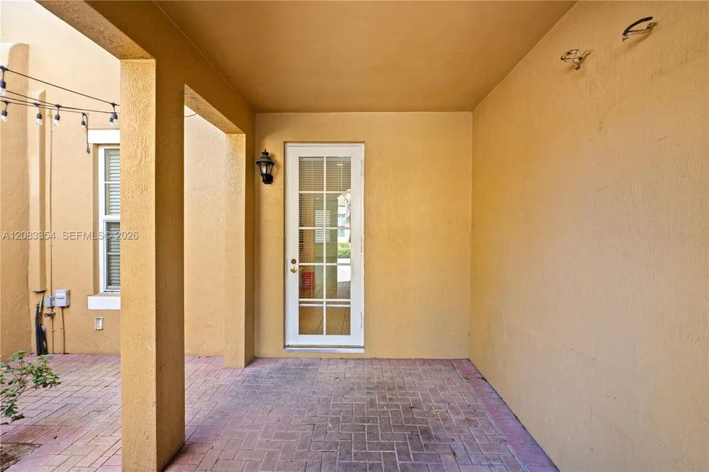 1129 SW 147th Ter Pembroke Pines, FL 33027