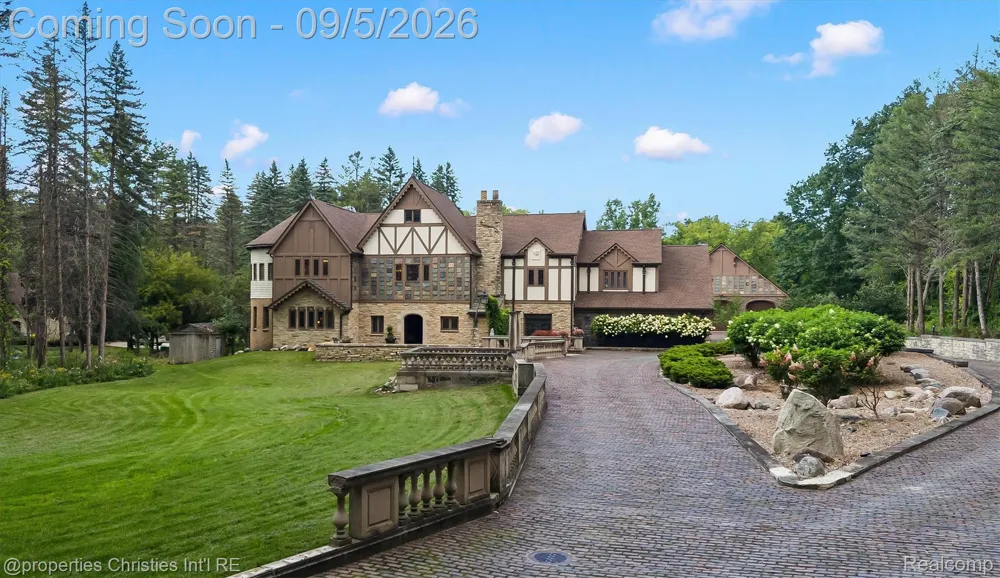 1540 Mill Race Rochester Hills City, MI 48306