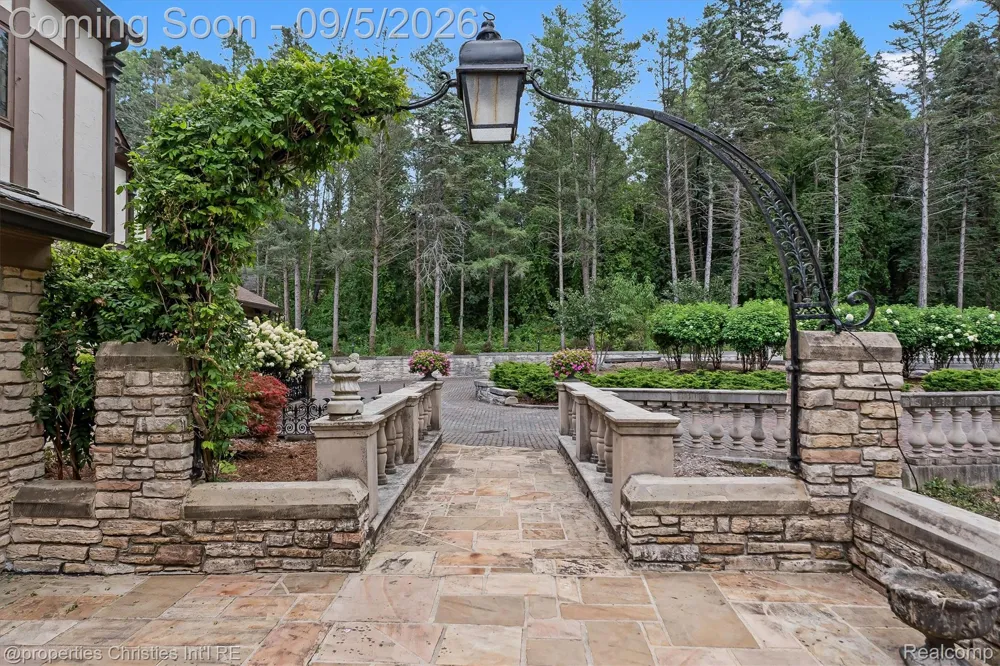 1540 Mill Race Rochester Hills City, MI 48306