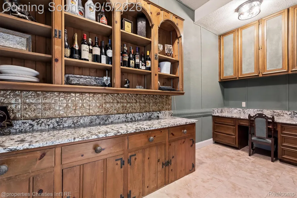 1540 Mill Race Rochester Hills City, MI 48306