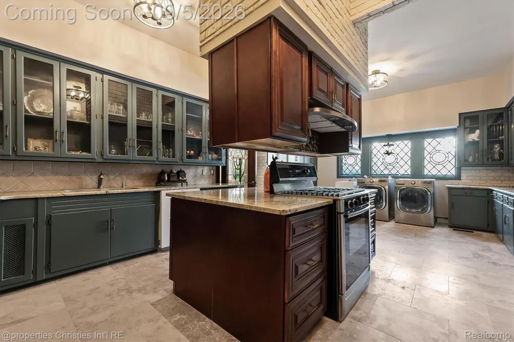 1540 Mill Race Rochester Hills City, MI 48306