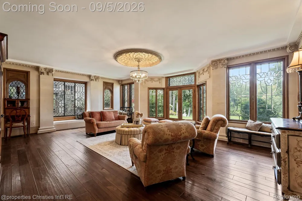1540 Mill Race Rochester Hills City, MI 48306