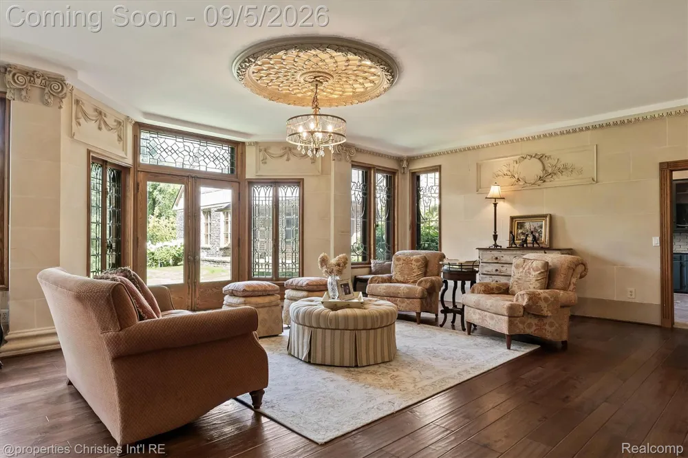 1540 Mill Race Rochester Hills City, MI 48306