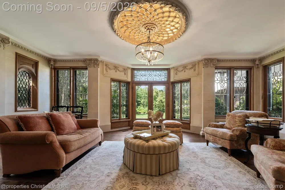1540 Mill Race Rochester Hills City, MI 48306