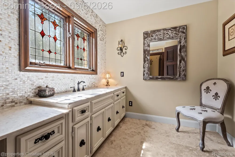1540 Mill Race Rochester Hills City, MI 48306