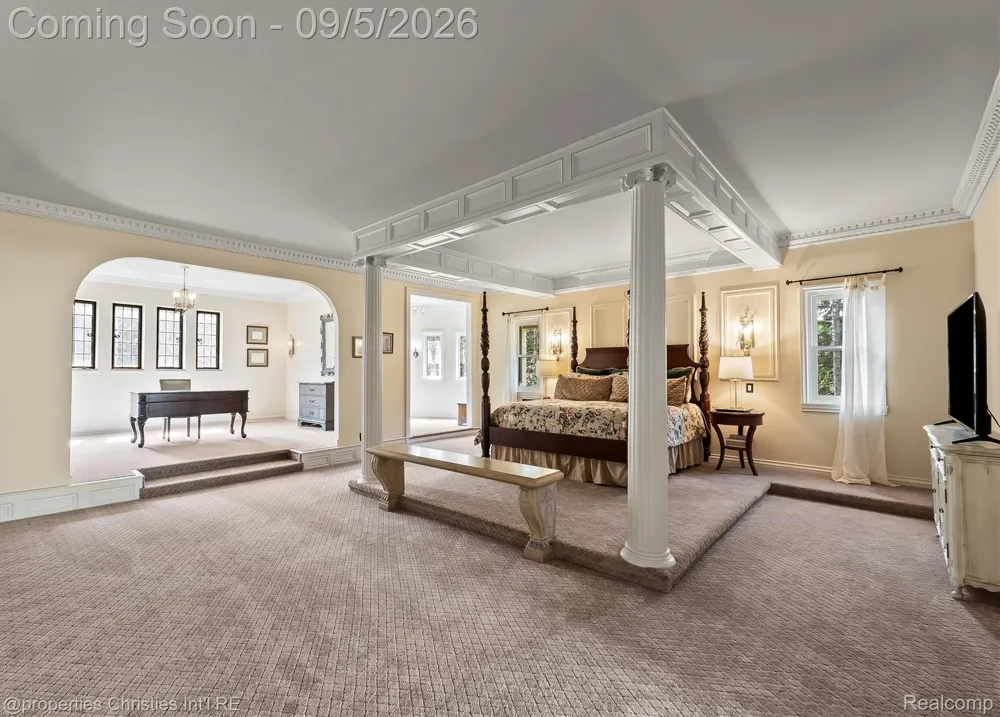 1540 Mill Race Rochester Hills City, MI 48306