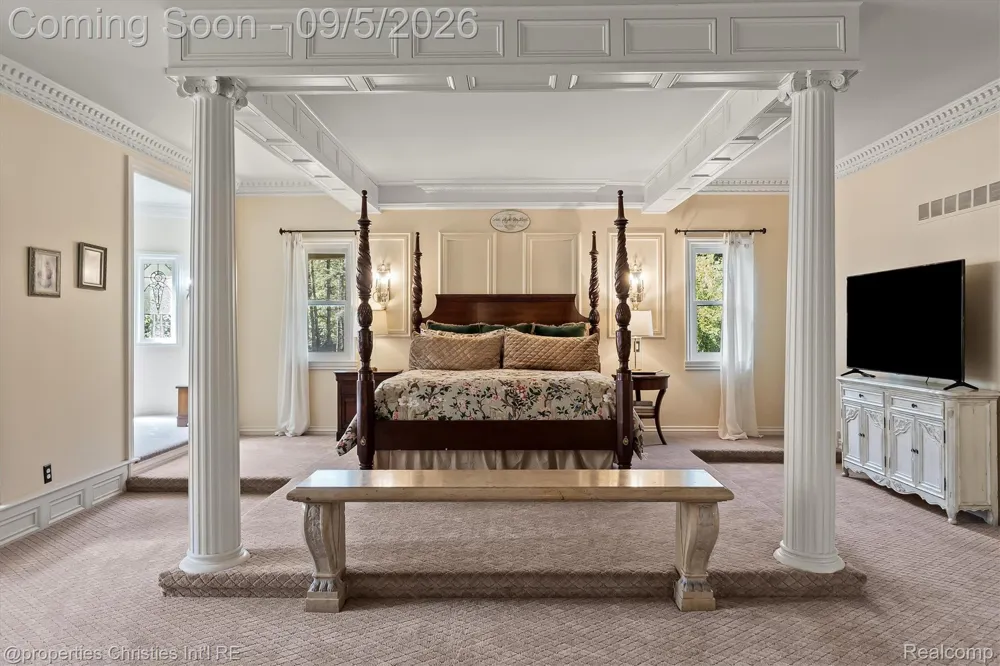 1540 Mill Race Rochester Hills City, MI 48306