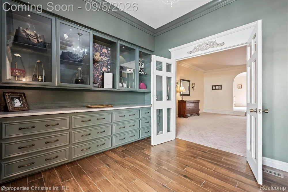 1540 Mill Race Rochester Hills City, MI 48306